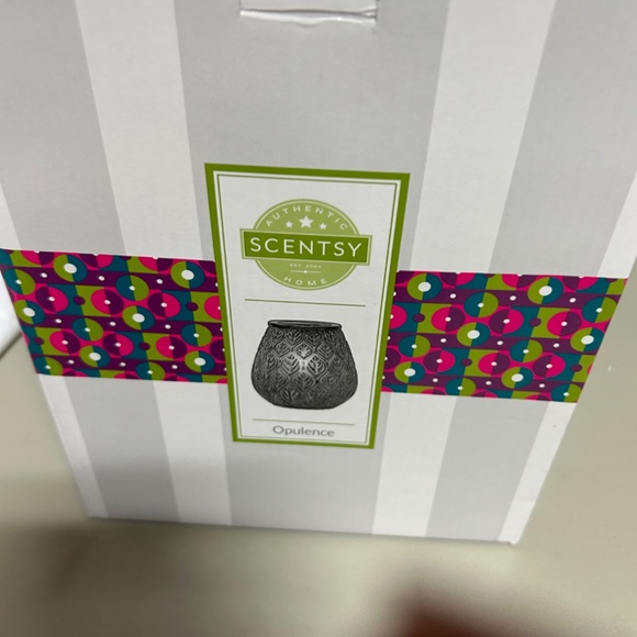 Scentsy Warmer - Picture 2 of 2
